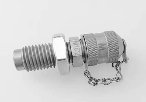 picture of hydraulic test point with bulkhead