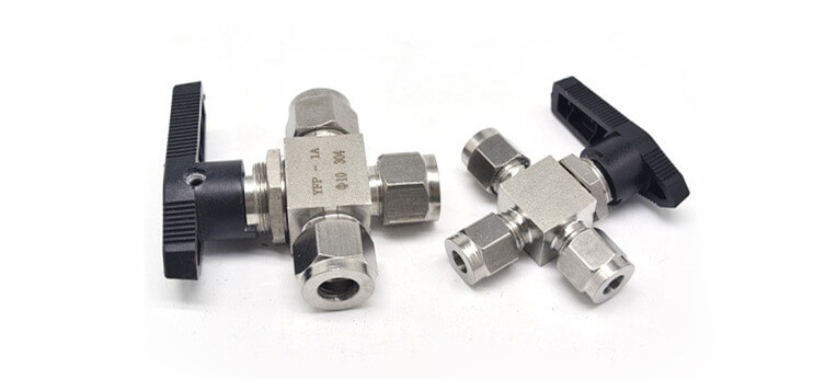 Stainless steel three-way ferrule ball valve detail
